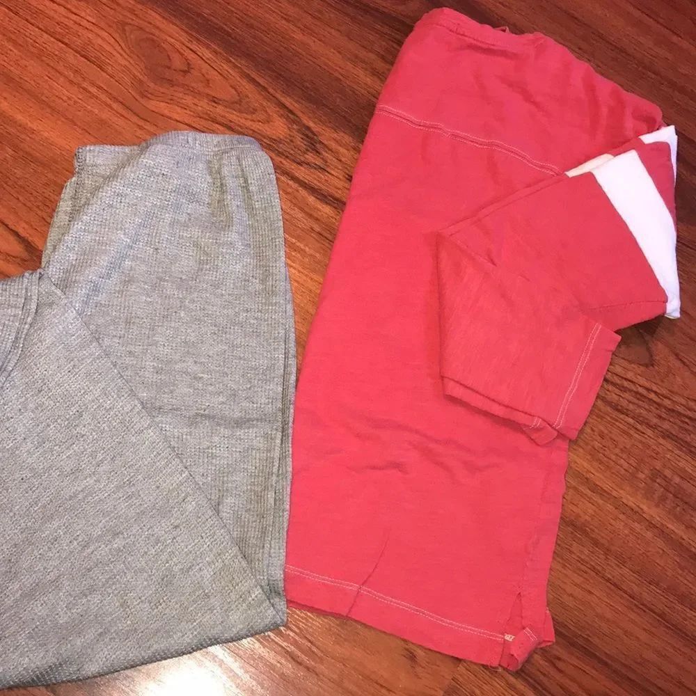 Shirt / Grey Leggings Bundle
